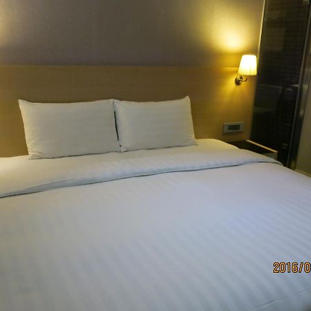 麗馨商旅七賢館 Hotel Kaohsziung Kültér fotó