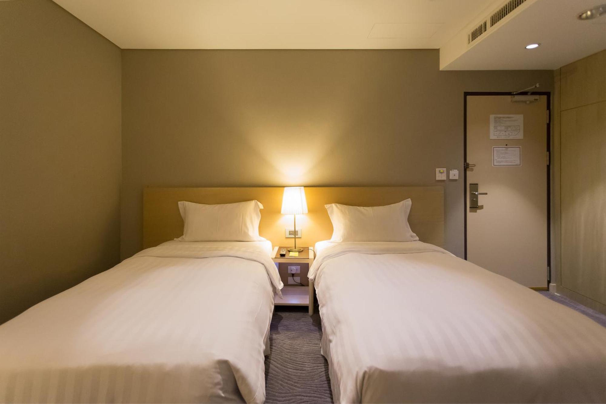 麗馨商旅七賢館 Hotel Kaohsziung Kültér fotó