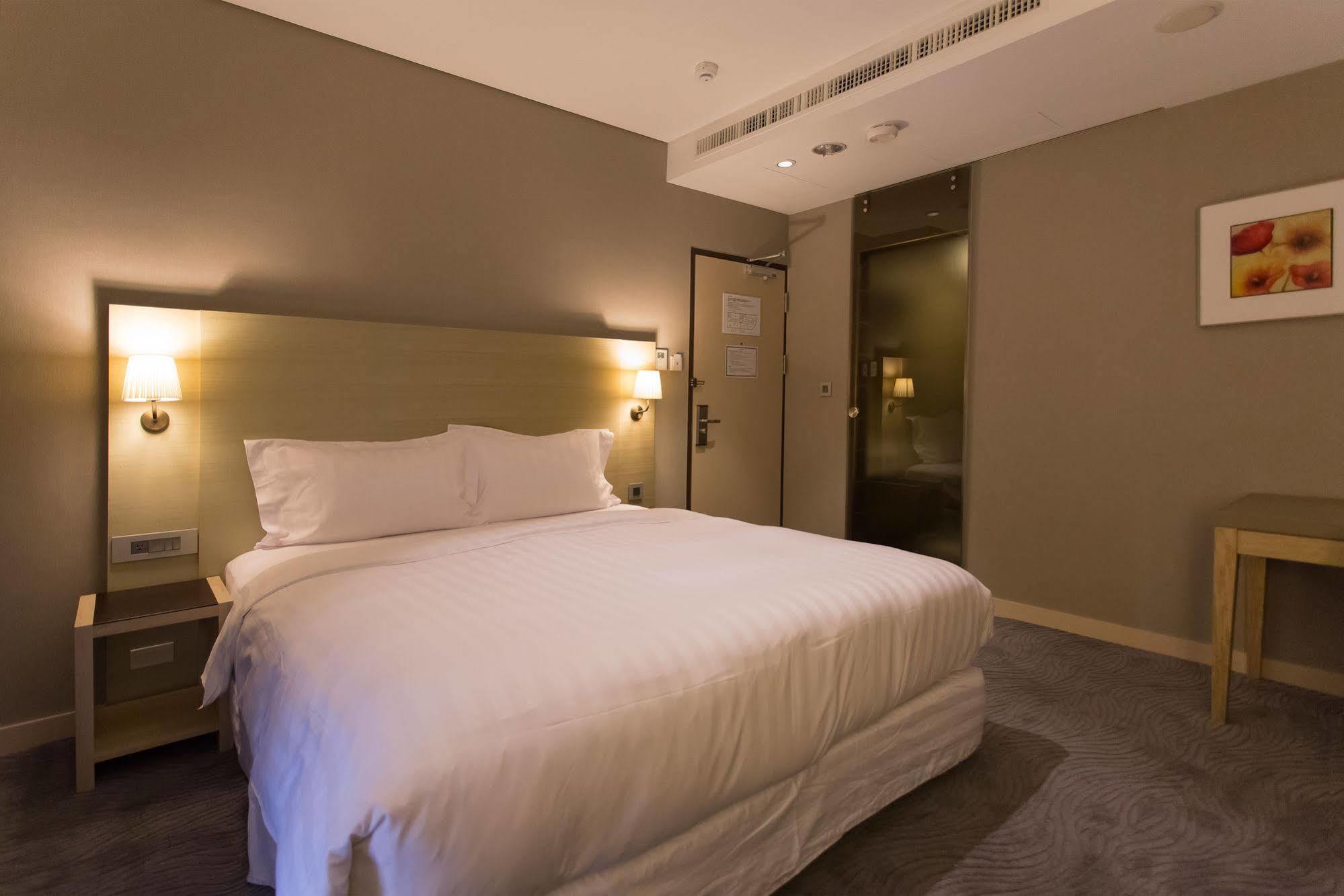 麗馨商旅七賢館 Hotel Kaohsziung Kültér fotó