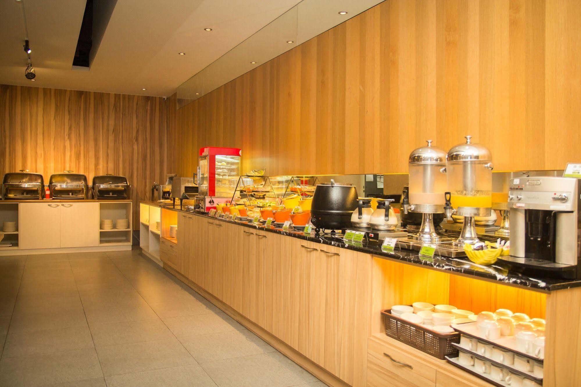 麗馨商旅七賢館 Hotel Kaohsziung Kültér fotó