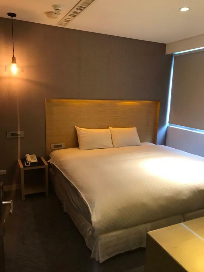 麗馨商旅七賢館 Hotel Kaohsziung Kültér fotó