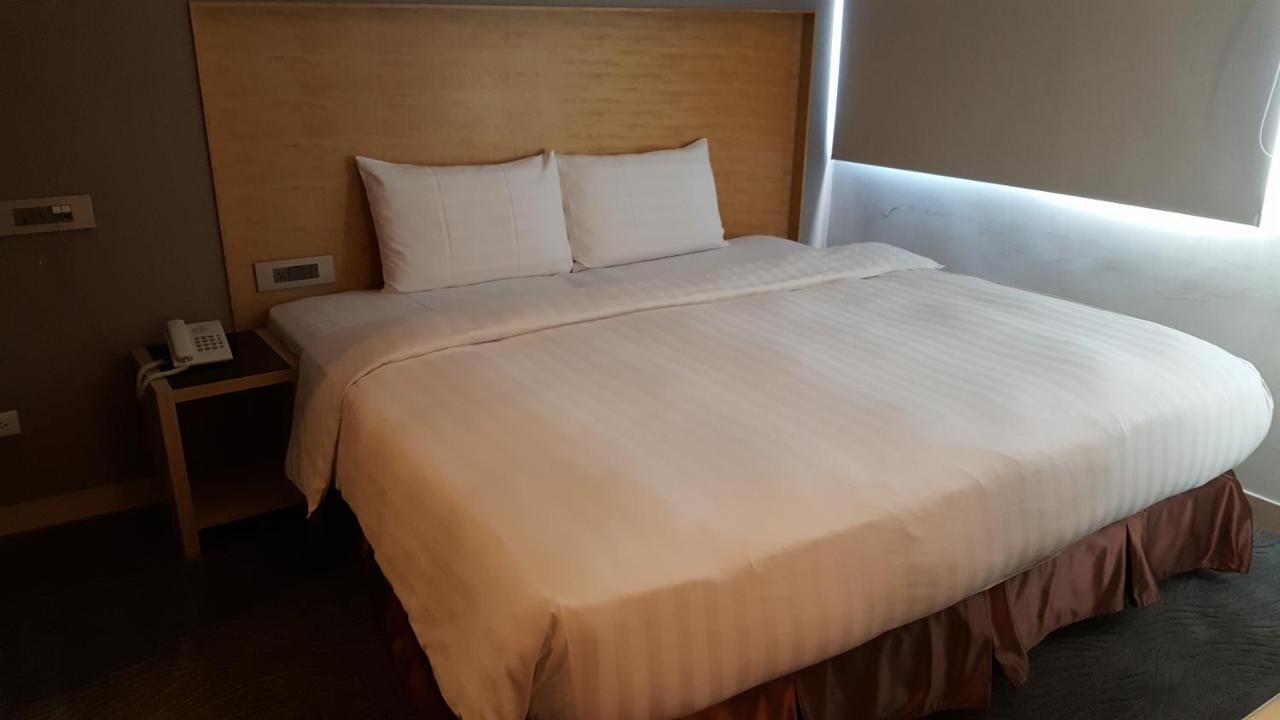 麗馨商旅七賢館 Hotel Kaohsziung Kültér fotó